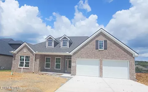 12123 Grand Forks Dr, Knoxville, TN 37932