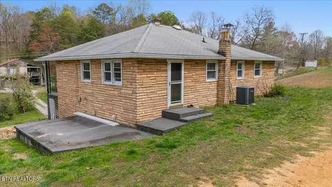8611 Heiskell Rd, Powell, TN 37849 photo 3