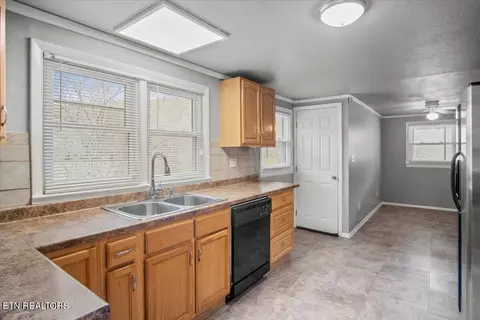 8611 Heiskell Rd, Powell, TN 37849 photo 14