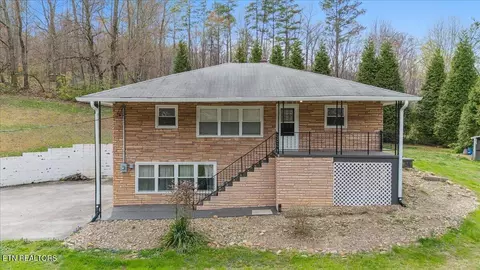 8611 Heiskell Rd, Powell, TN 37849 photo 1