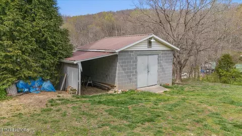 8611 Heiskell Rd, Powell, TN 37849 photo 5