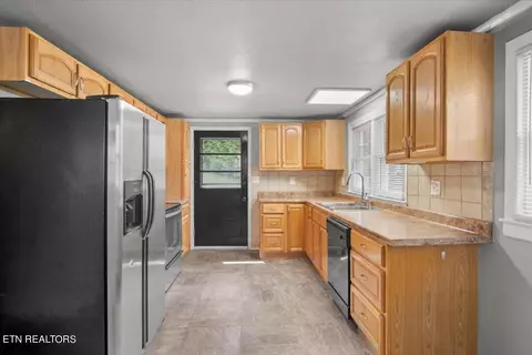 8611 Heiskell Rd, Powell, TN 37849 photo 12