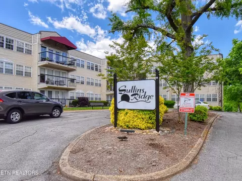 2749 Sullins St #B209, Knoxville, TN 37919