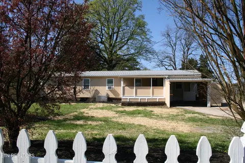 3755 Tammy Cir, Rockford, TN 37853