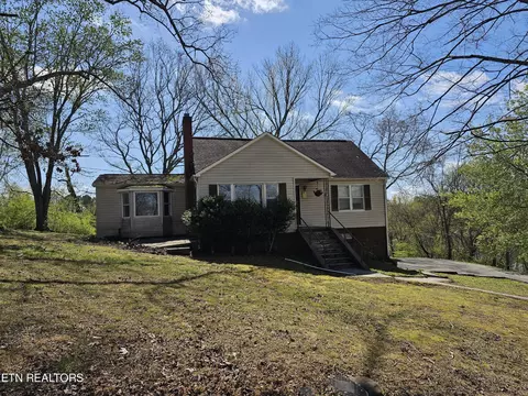 238 Harding Rd, Harriman, TN 37748
