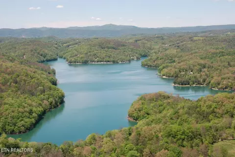 0 Fox Lake Ln, La Follette, TN 37766