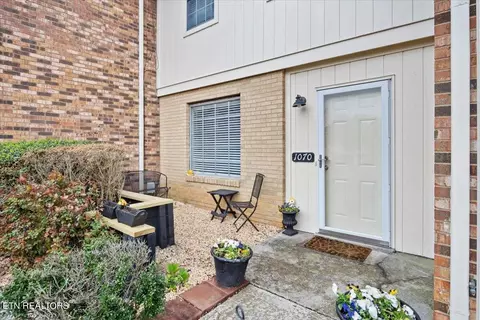 7914 Gleason Dr #1070, Knoxville, TN 37919