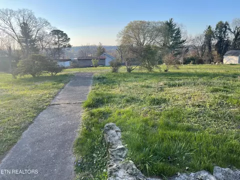 324 Watauga Dr, Knoxville, TN 37918