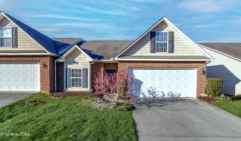 1471 Remington Grove Ln, Knoxville, TN 37909