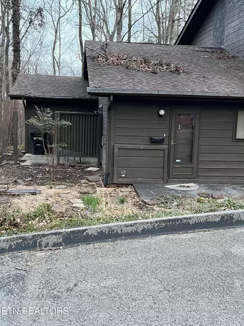 626 W Hills Dr, Harriman, TN 37748