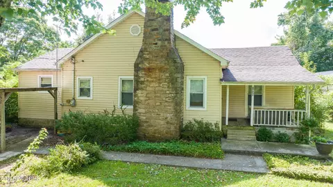 2925 Mentor Rd, Louisville, TN 37777
