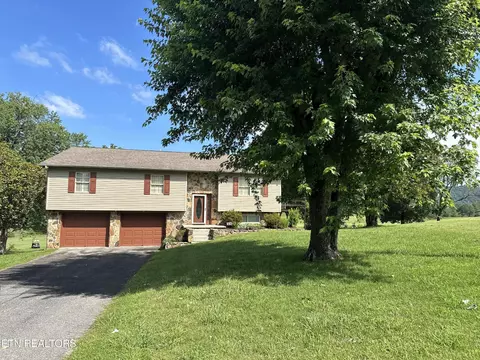 308 Summitt Dr, La Follette, TN 37766