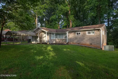 208 Hartford Rd, Knoxville, TN 37920
