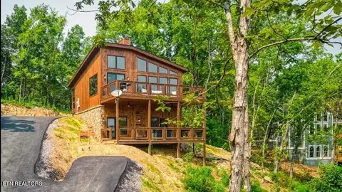 2119 Megan Ridge Dr, Sevierville, TN 37876