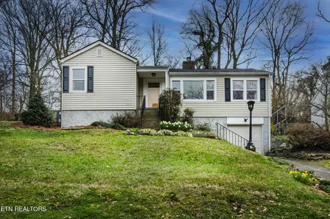 3008 N Hills Blvd, Knoxville, TN 37917
