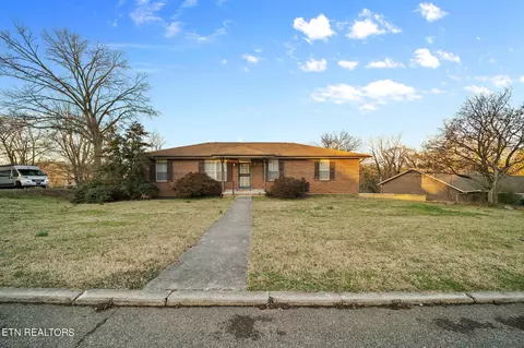 2233 Hillsboro Hts, Knoxville, TN 37920
