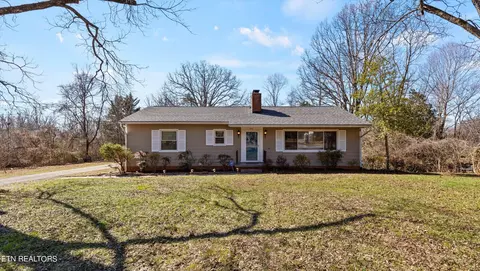 311 Locha Poka Dr, Maryville, TN 37803