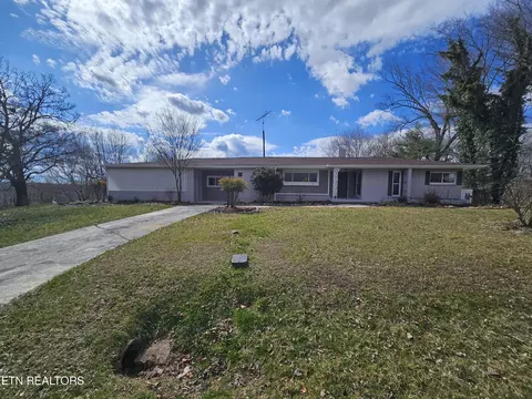 327 Longview Dr, Wartburg, TN 37887