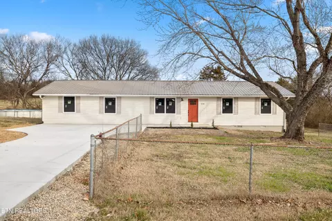 334 Economy Cir, Dandridge, TN 37725