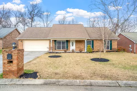 1616 Chicory Ct, Maryville, TN 37801