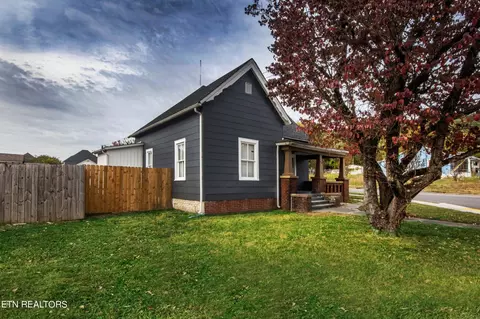 3143 Johnston St, Knoxville, TN 37921
