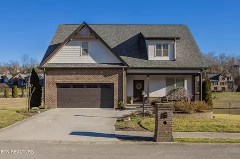 171 Augusta Ln, Lenoir City, TN 37772