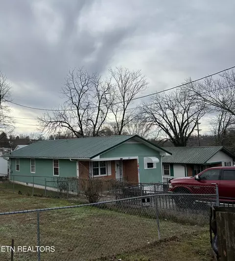 706 E Hemlock St, La Follette, TN 37766