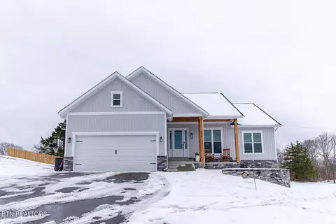 178 Gail Lane Ln, Jacksboro, TN 37757