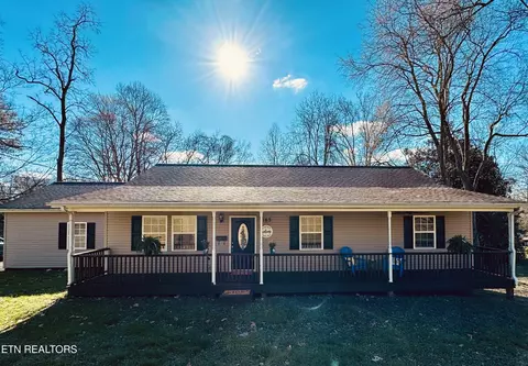 163 Hilltop Ln, Norris, TN 37828