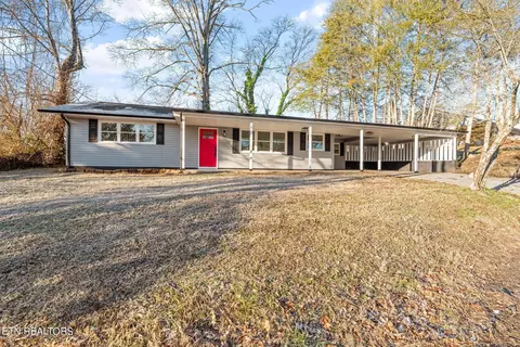 203 Byron Ln, Oak Ridge, TN 37830