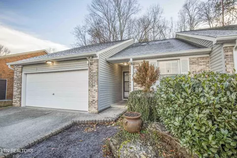 322 Camelot Ct, Knoxville, TN 37922