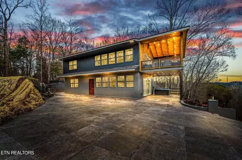 901 Whites School Rd, Sevierville, TN 37876