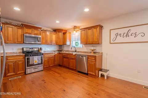 117 Pine Flat Rd, Deer Lodge, TN 37726 photo 12