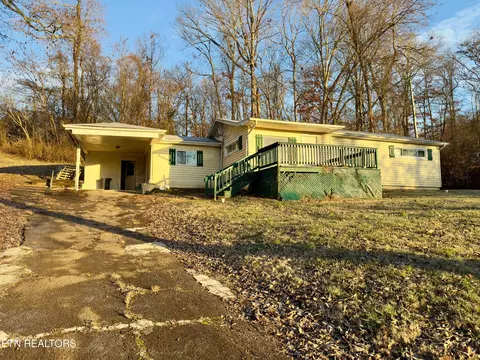 825 Brown Rd, Knoxville, TN 37920