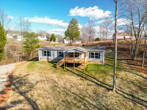 128 Allison Cove Dr, Harriman, TN 37748