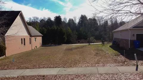 121 Tempura Dr, Oak Ridge, TN 37830