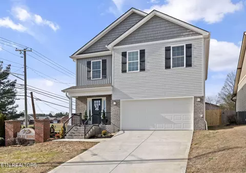 2733 Clay Top Ln, Knoxville, TN 37912