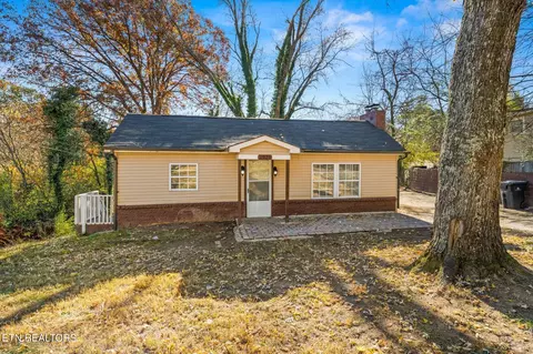 1929 Kim Watt Dr, Knoxville, TN 37909