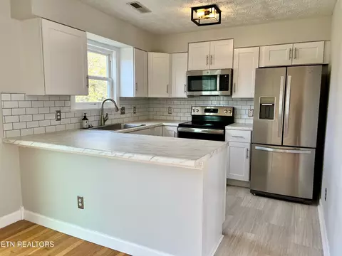 9217 Shady Mill Ln, Knoxville, TN 37922