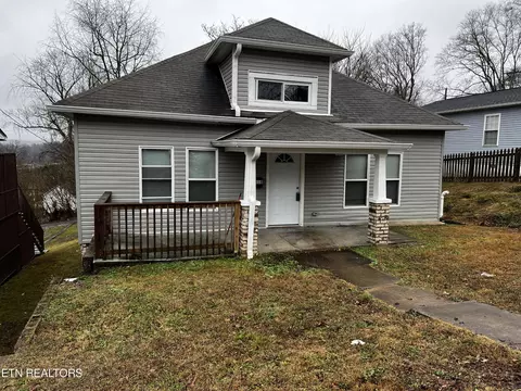 614 W 2nd Ave, Lenoir City, TN 37771