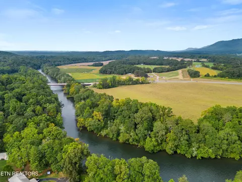 208 River Bend Dr, Ocoee, TN 37361 photo 8