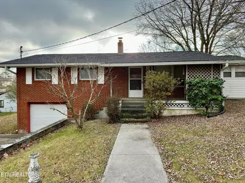 605 W Hemlock St, La Follette, TN 37766