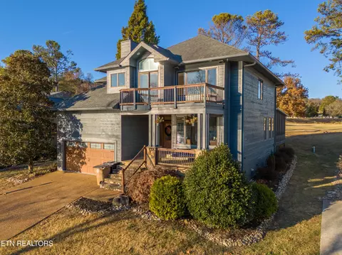 4817 River Place Dr, Knoxville, TN 37914