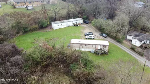 372 Longmire Rd, Clinton, TN 37716