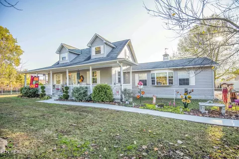 953 Old Harriman Hwy, Oliver Springs, TN 37840