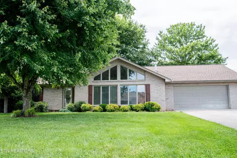425 Meadowlake Cir, Seymour, TN 37865