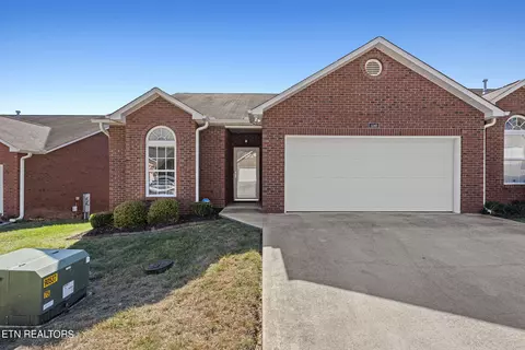 1240 Harbin Ridge Ln, Knoxville, TN 37909