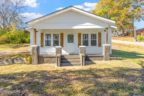 930 Mcadoo St, Clinton, TN 37716