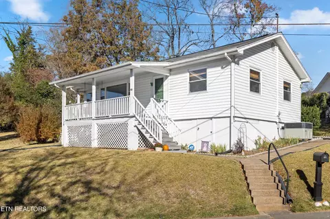 110 W Maiden Ln, Oak Ridge, TN 37830