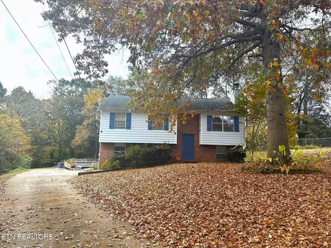 1624 Summerhill Dr, Knoxville, TN 37922